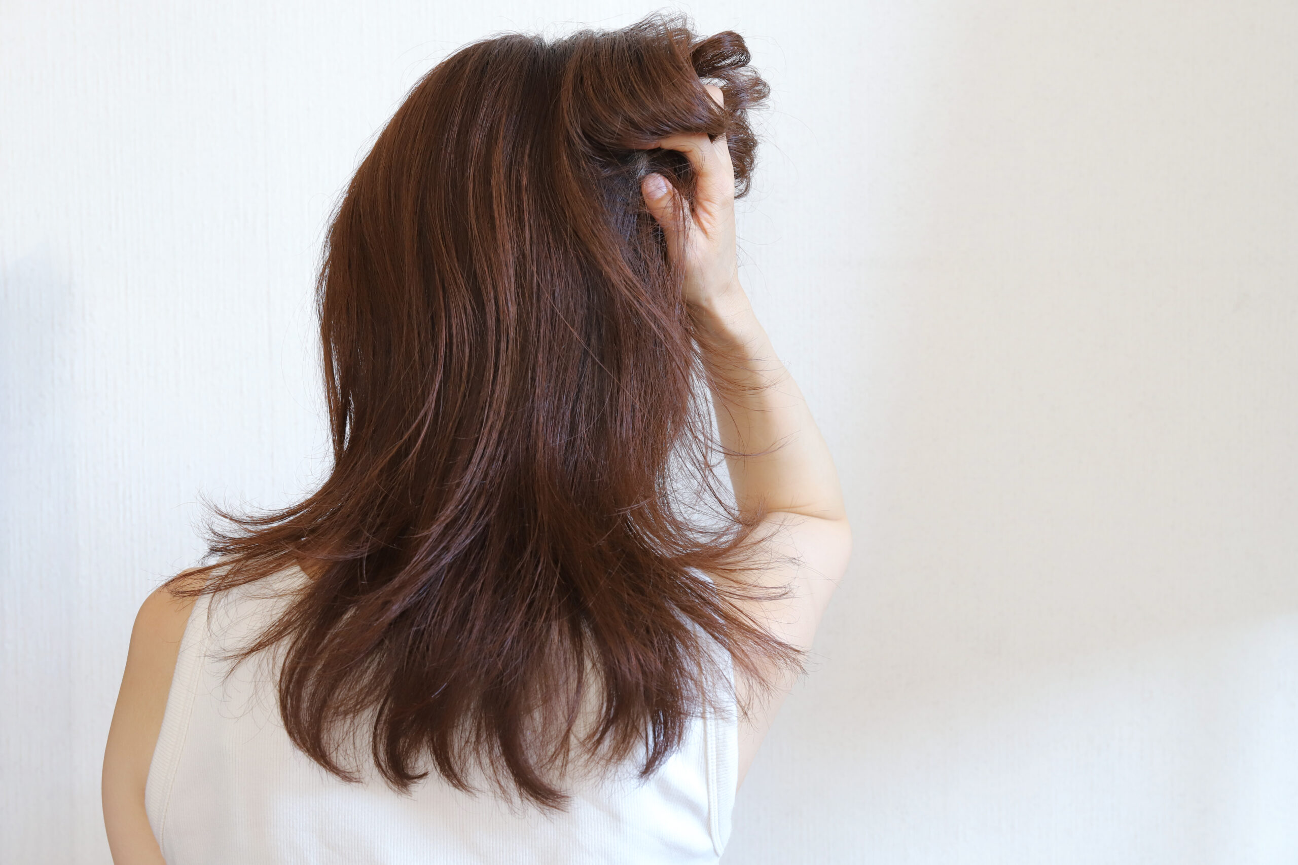 広がる髪の対処法は？大宮見沼で大人女性が相談できる美容室