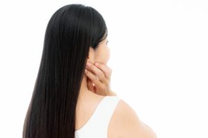 明るい白髪染めと暗い白髪染めの違いとは？40〜50代女性が後悔しないカラーの選び方