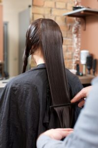 縮毛矯正と髪質改善の違いとは？40〜50代女性が後悔しない選び方